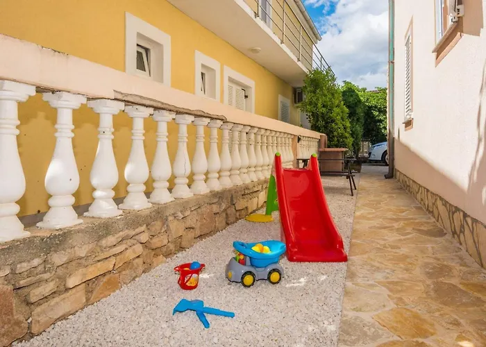 Bobeta 4 By Interhome ויר