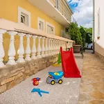 Bobeta 4 By Interhome Vir