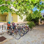 Bobeta 4 By Interhome * Vir